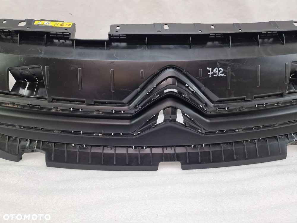 CITROEN BERLINGO 4 IV 17- ATRAPA / GRILL / GÓRNE WZMOCNIENIE ZDERZAKA , NR 99899498 / 9816749780 , NR AUKCJI GL792 - 5