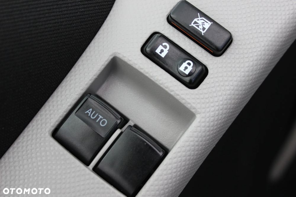 Toyota Yaris 1.33 VVT-i Executive - 35