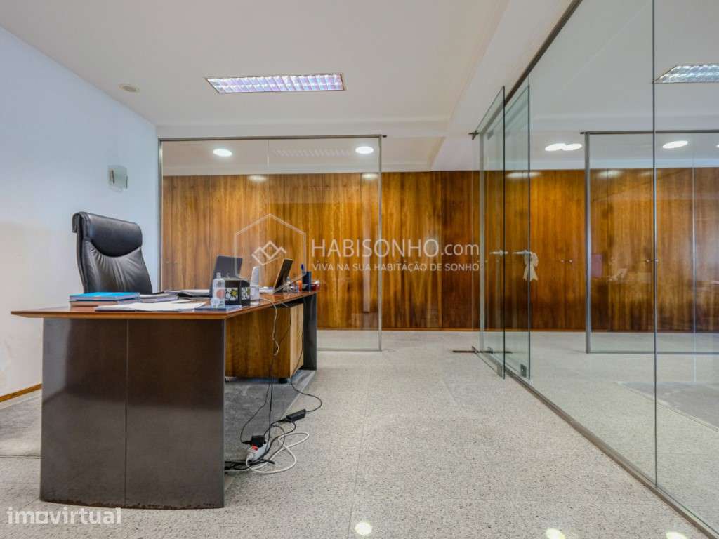Andar Moradia T4+ Armazém | Guetim | Espinho - Grande imagem: 4/32