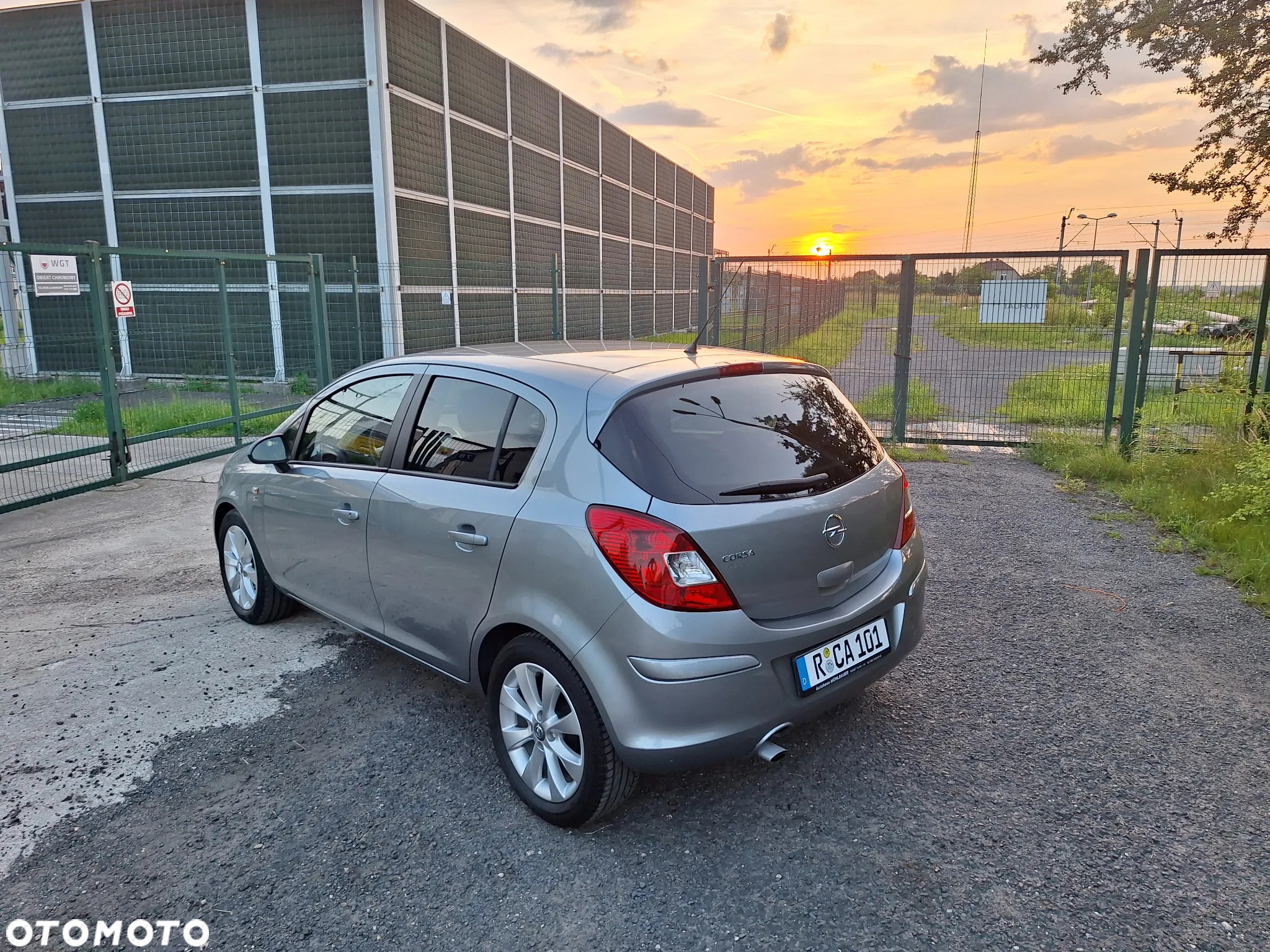 Opel Corsa 1.4 16V Edition 150 - 3