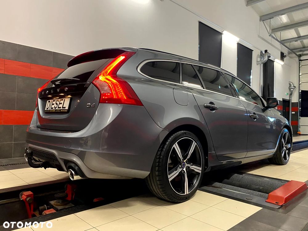 Volvo V60 D4 Drive-E R-Design Momentum - 11