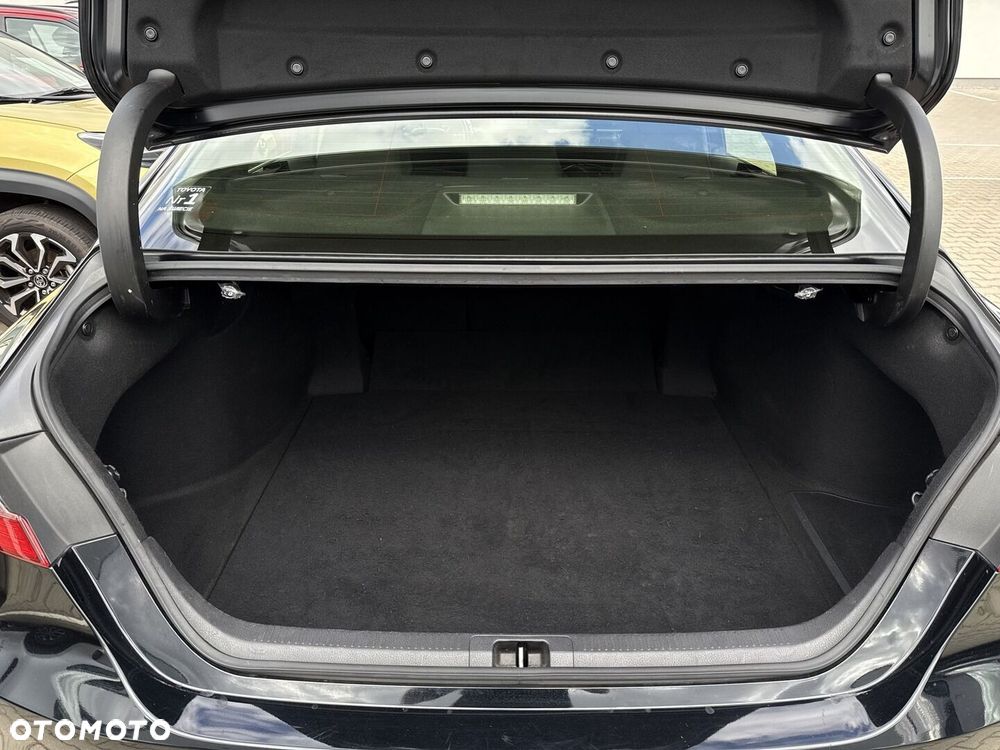Toyota Camry 2.5 Hybrid Comfort CVT - 11