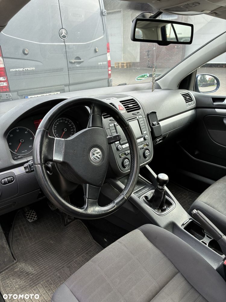 Volkswagen Golf - 8