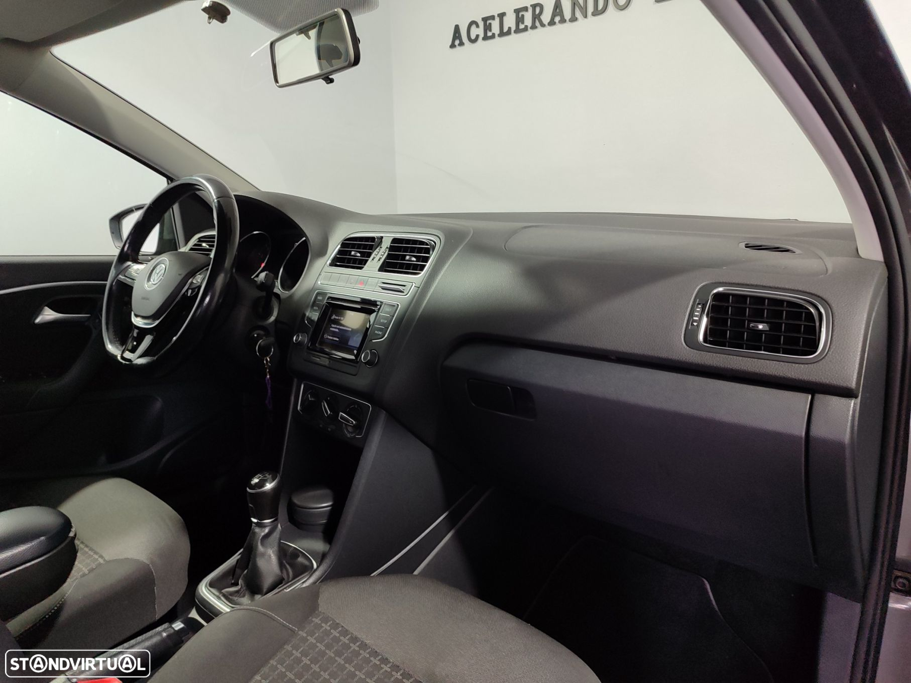 VW Polo 1.0 Confortline - 18