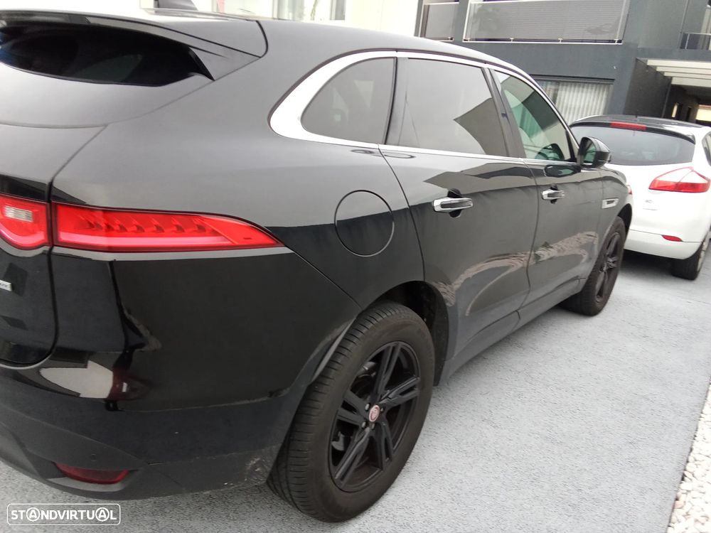 Jaguar F-Pace 20d Prestige - 8