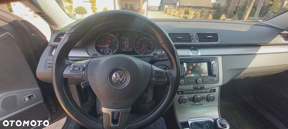 Volkswagen Passat 2.0 Blue TDI SCR Comfortline - 5