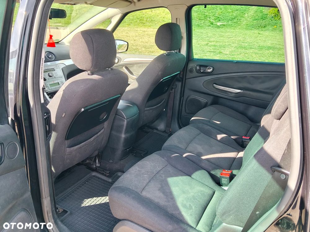 Ford S-Max - 10