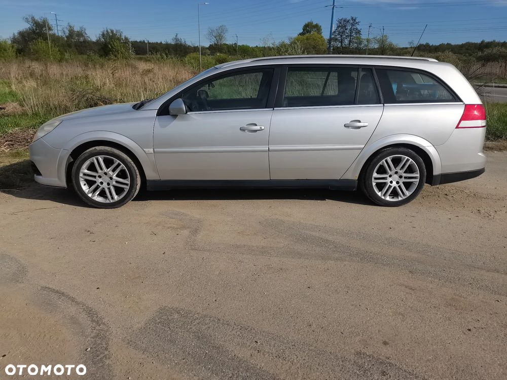 Opel Vectra 1.9 CDTI Essentia - 2