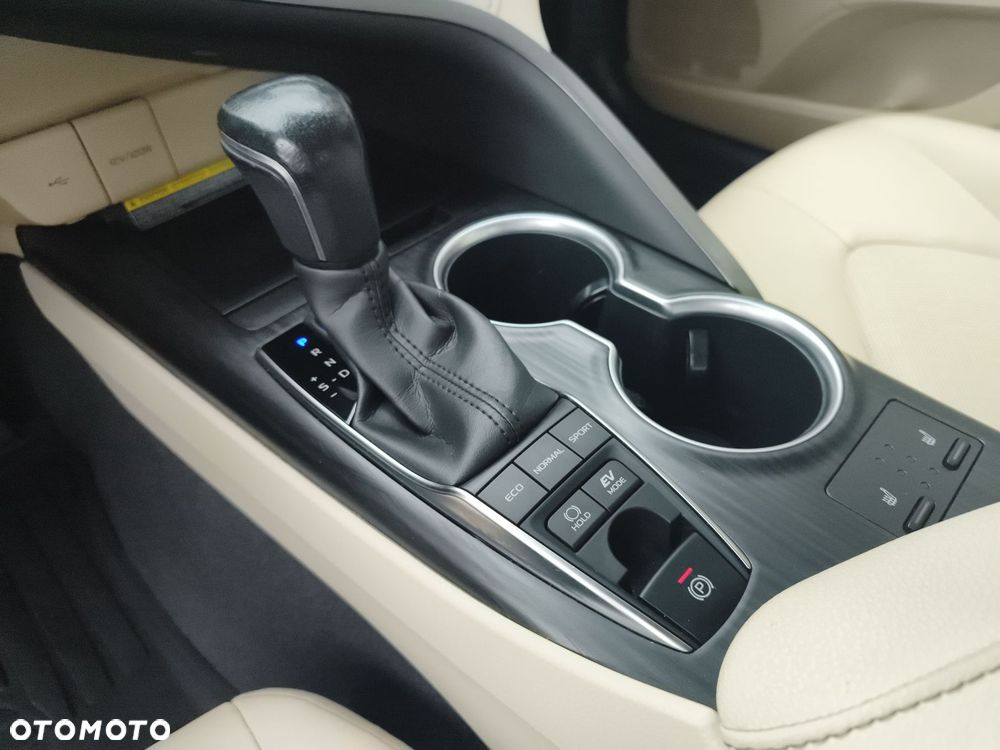 Toyota Camry 2.5 Hybrid Executive CVT - 25