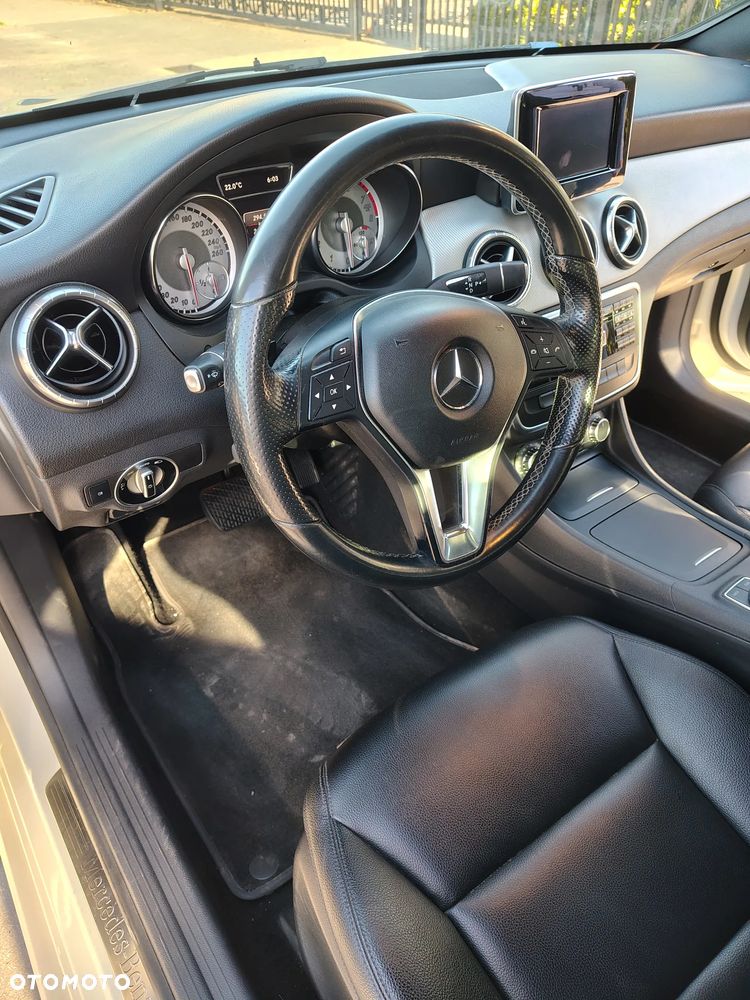 Mercedes-Benz CLA 250 7G-DCT Sport - 7