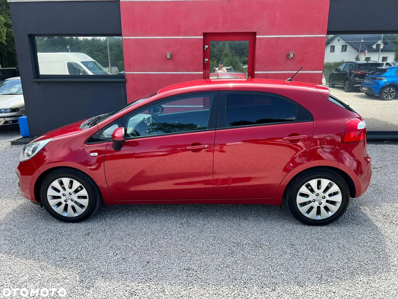 Kia Rio 1.4 L - 12