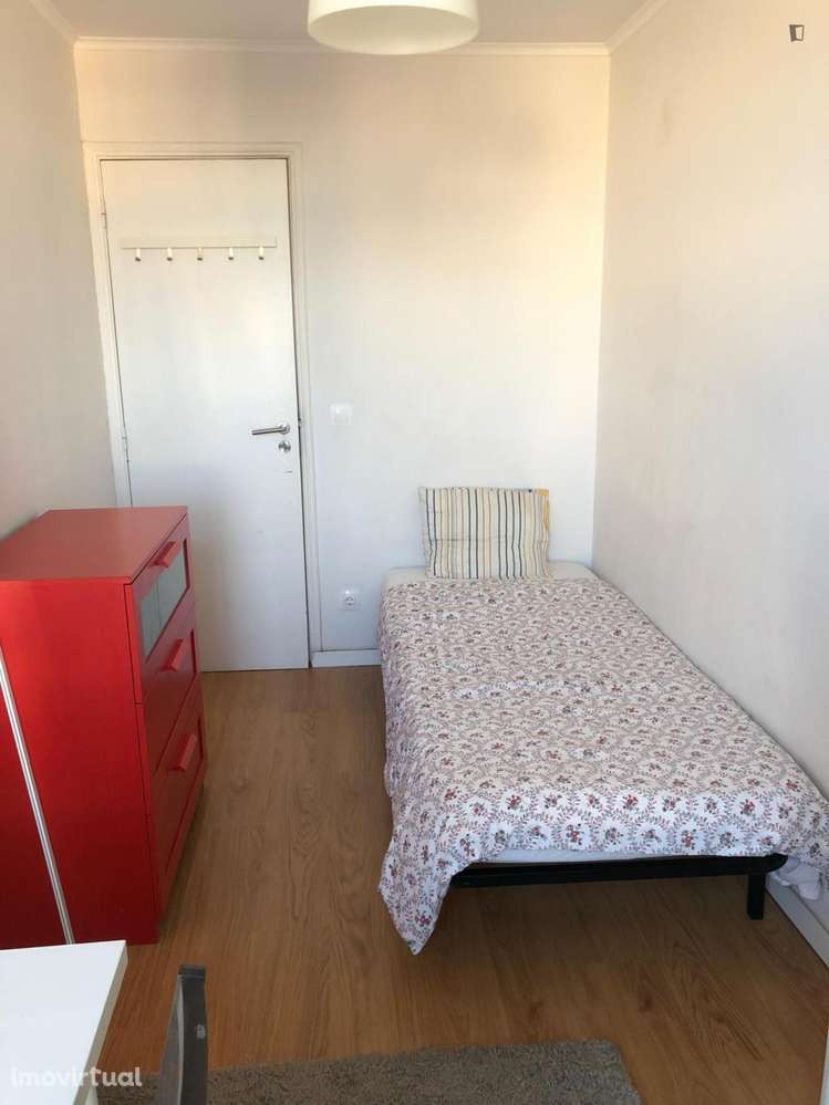 Quarto - localizado em São Sebastião Lisbon - Grande imagem: 2/12