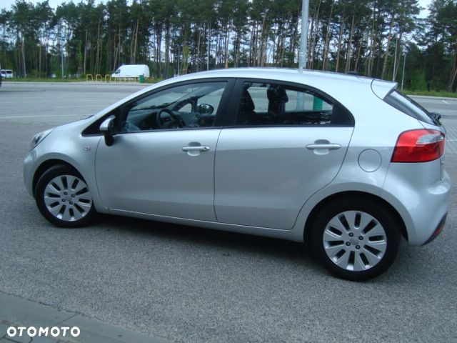 Kia Rio - 3