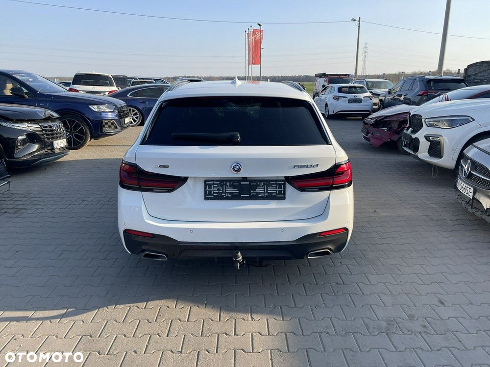 BMW Seria 5 520d xDrive Sport Line - 3