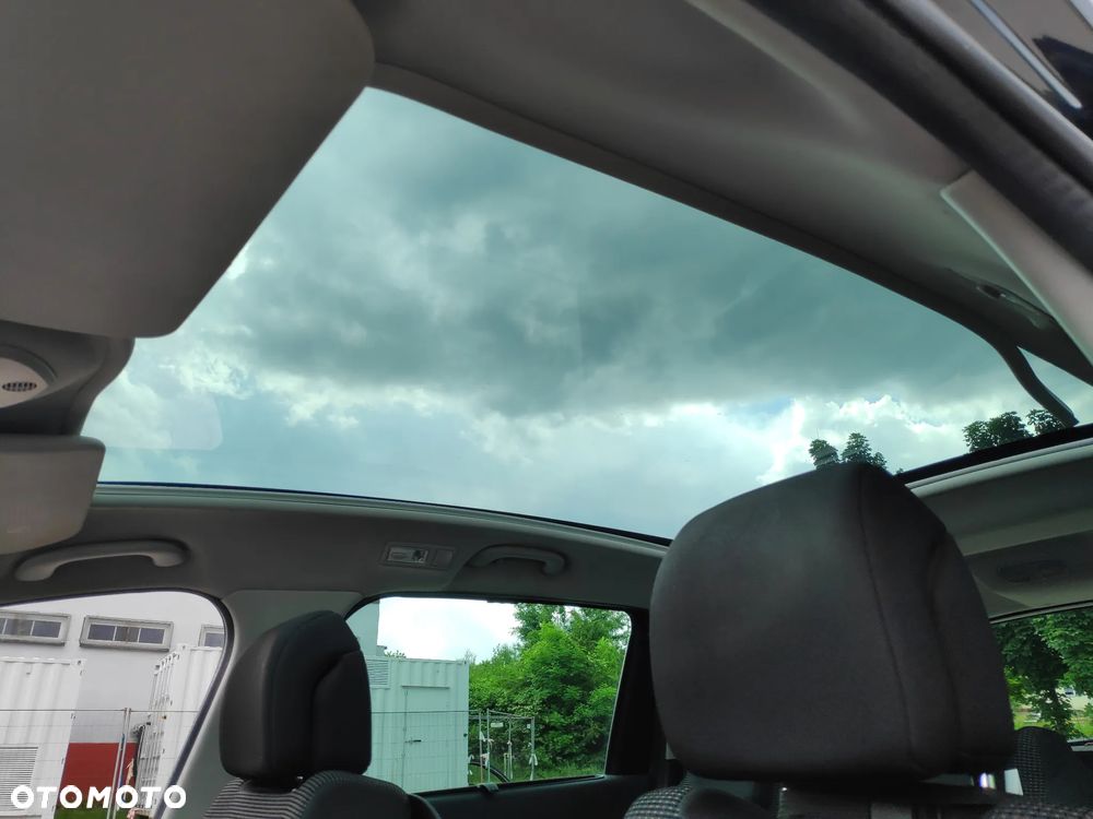 Peugeot 5008 1.6 THP Family - 13