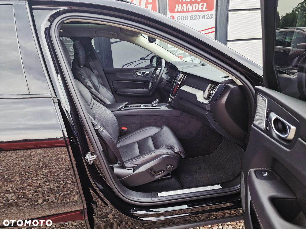 Volvo XC 60 B5 B AWD Ultimate Black Edition - 31