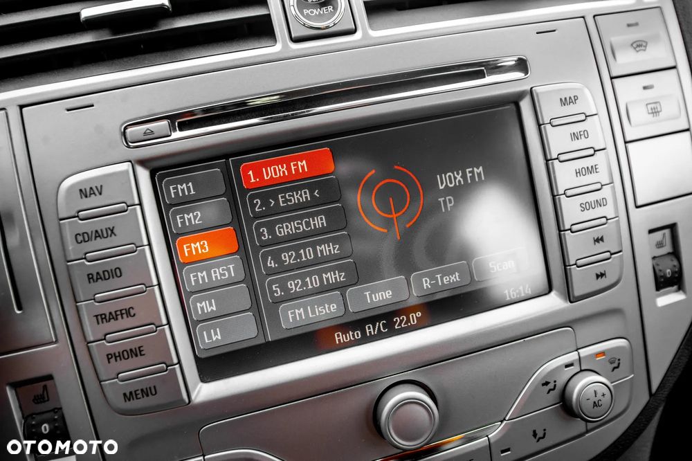 Ford Kuga 2.5 4x4 Titanium - 30