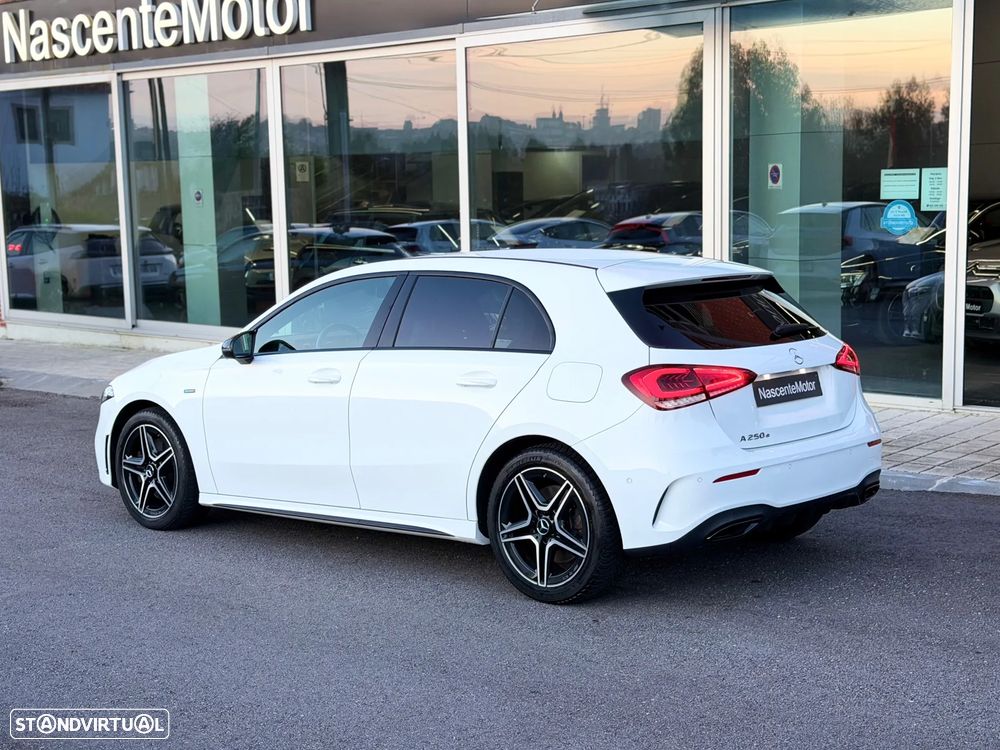 Mercedes-Benz A 250 e AMG Line - 12
