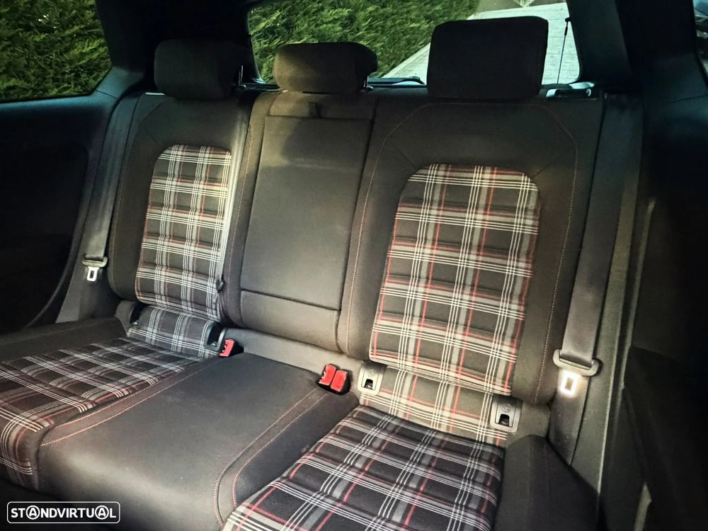 VW Golf GTI Performance BlueMotion DSG - 22