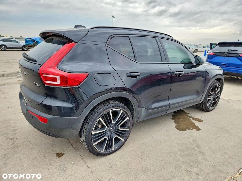 Volvo XC 40 T5 AWD R-Design - 4
