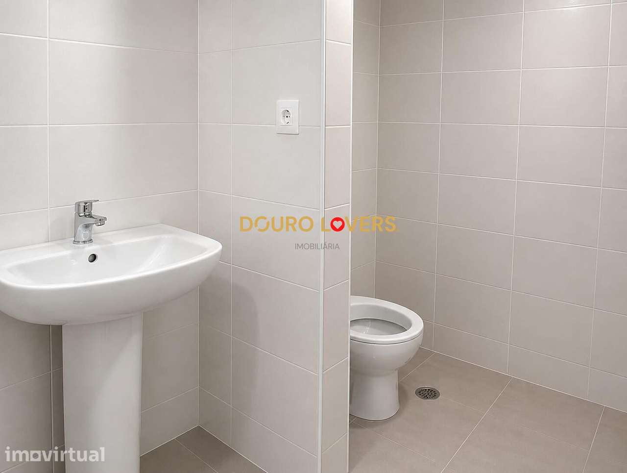 Loja com localização premium no Porto - Grande imagem: 3/6