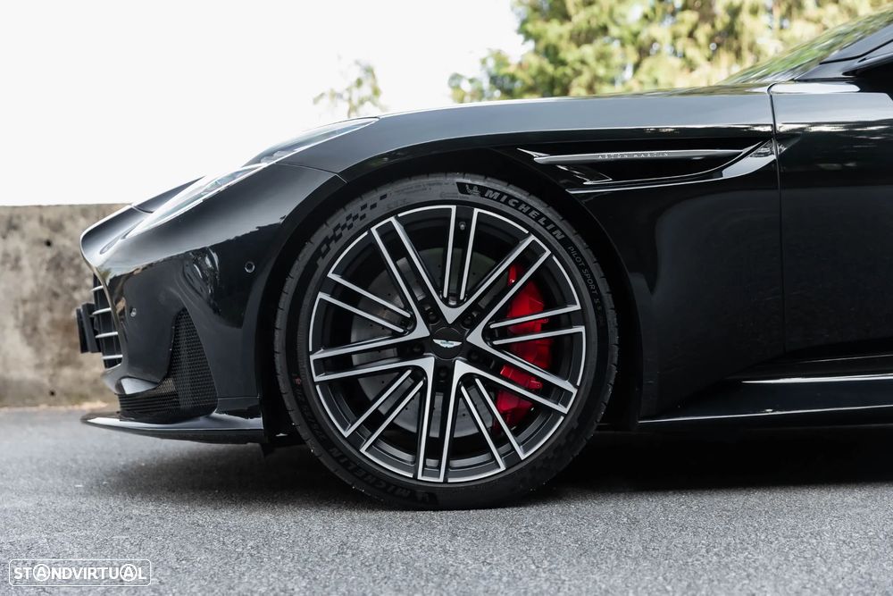 Aston Martin DB12 Coupé V8 Auto - 9