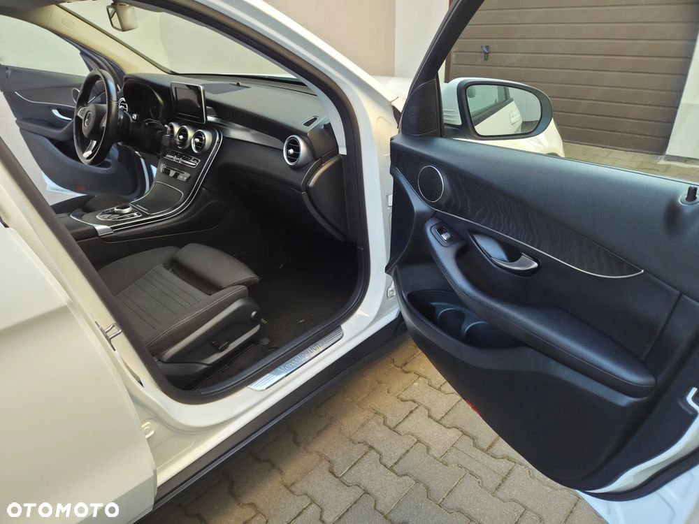 Mercedes-Benz GLC - 27