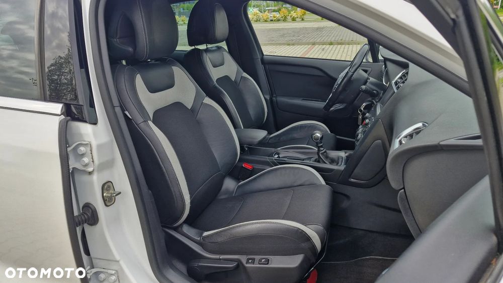 Citroën DS4 e-HDi 115 Chic - 16