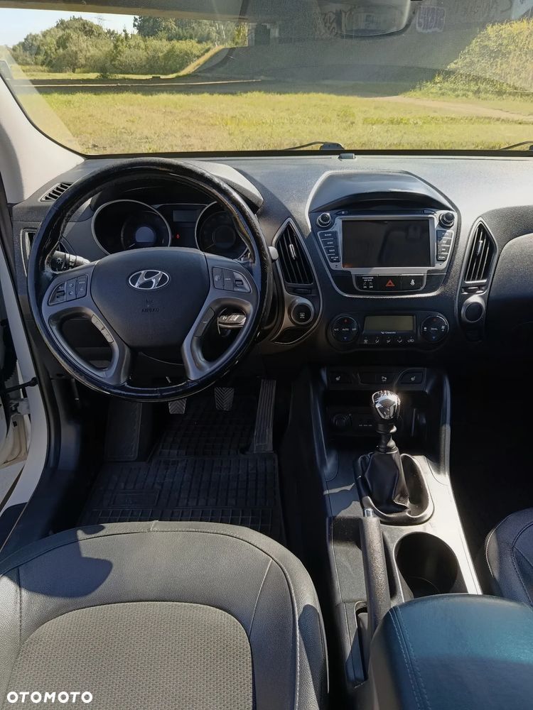Hyundai ix35 1.6 2WD Fifa World Cup Edition - 6