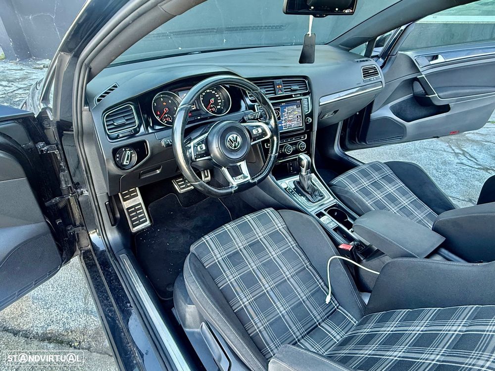 VW Golf 2.0 TDi GTD DSG - 29