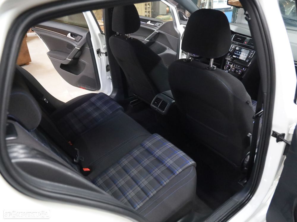 VW Golf 1.4 GTE Plug-In-Hybrid DSG - 7