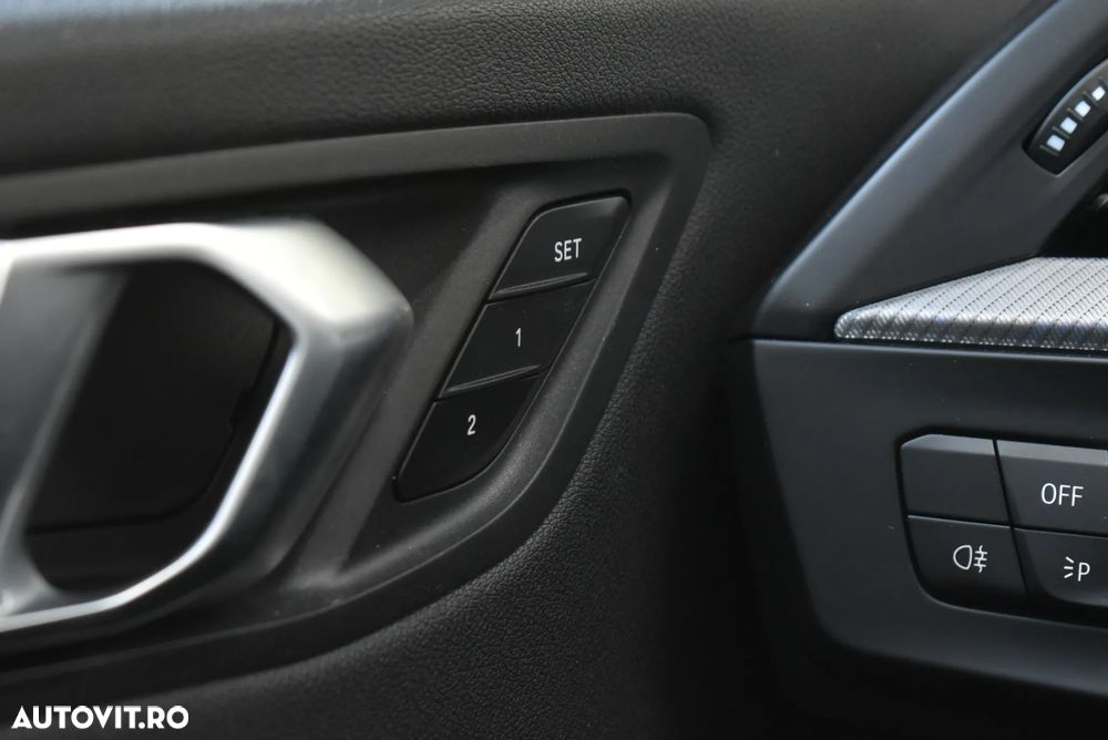 BMW M1 M135i xDrive AT - 12