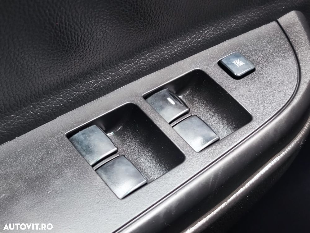 Mitsubishi L200 Double Cab 2.2 DI-D M/T Instyle - 26