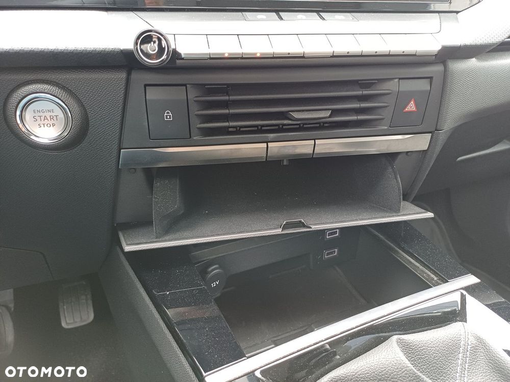 Opel Astra 1.2 T Edition S&S - 23