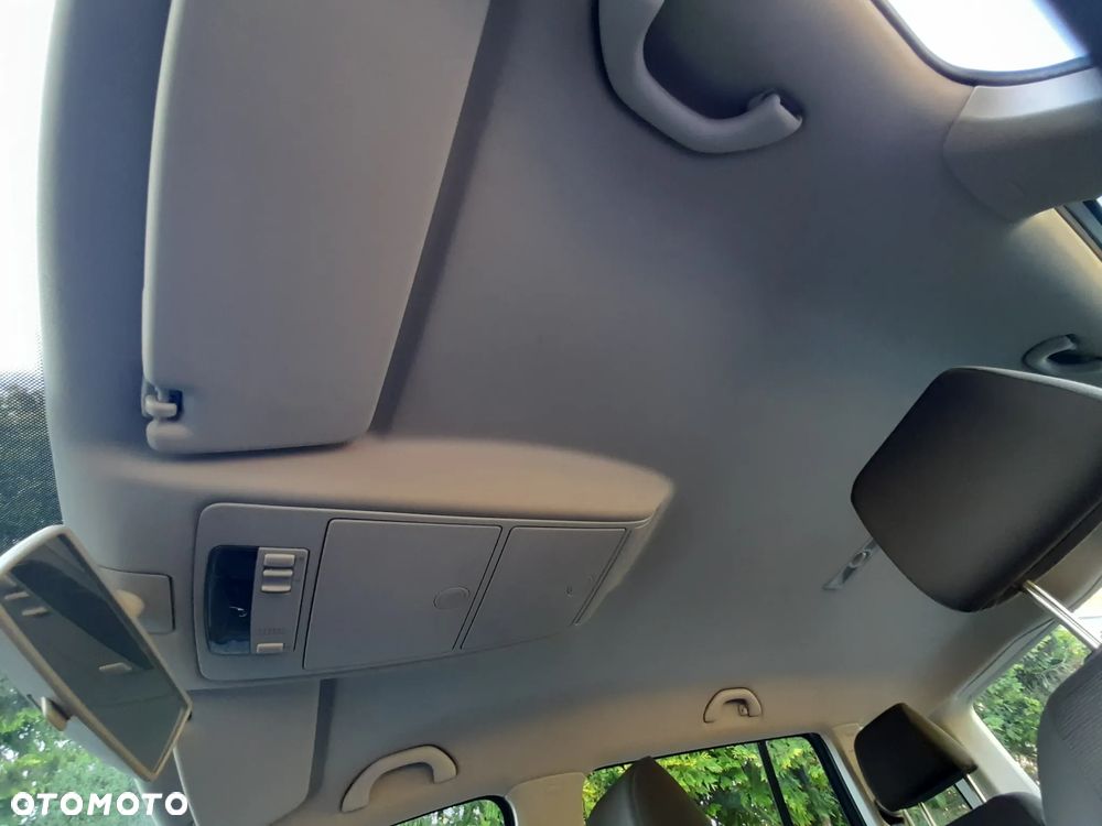 Volkswagen Touran - 19