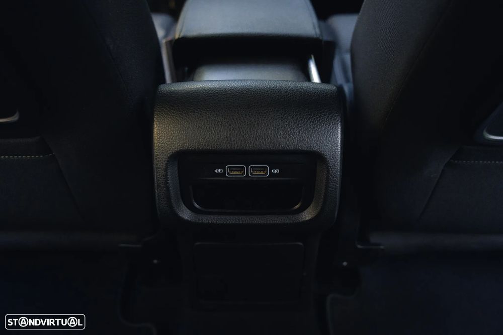 VW Sharan 2.0 TDI Blue Confortline DSG - 36