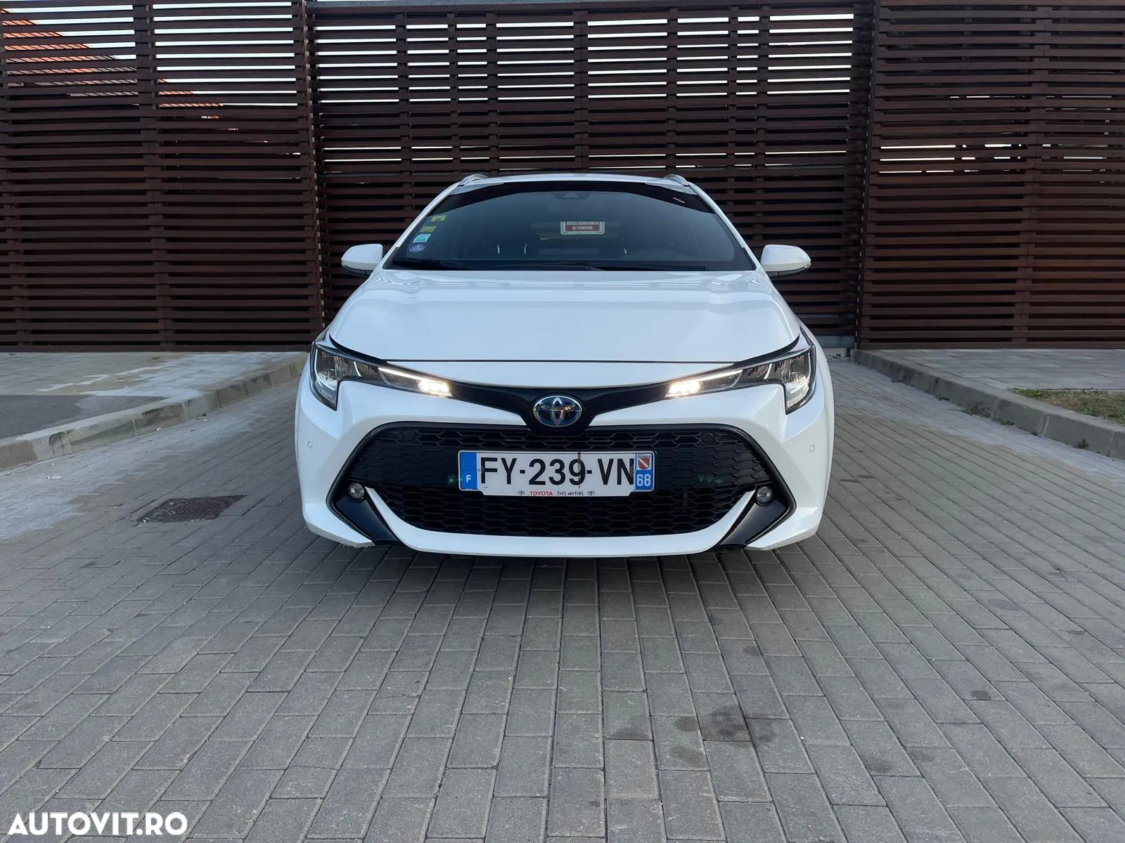 Toyota Corolla 1.8 HSD Dynamic - 8