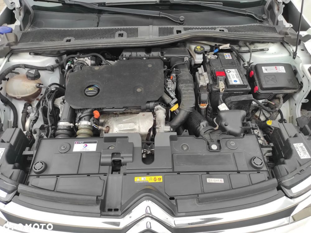 Citroën C4 BlueHDi 110 Stop&Start C-SERIES - 32