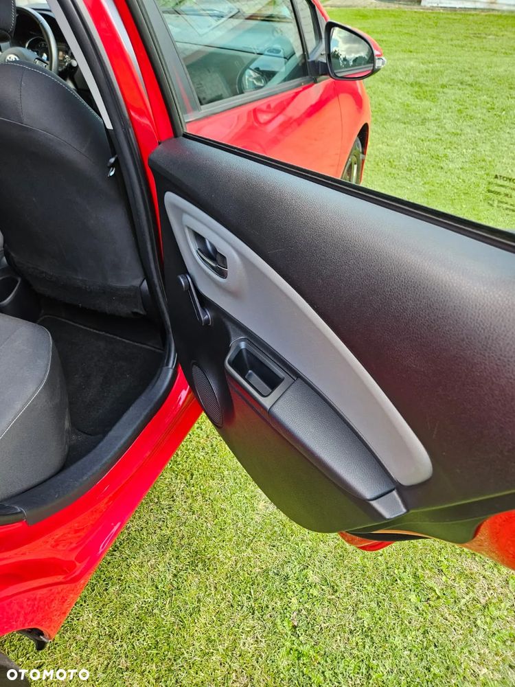 Toyota Yaris 1.0 VVT-i - 32