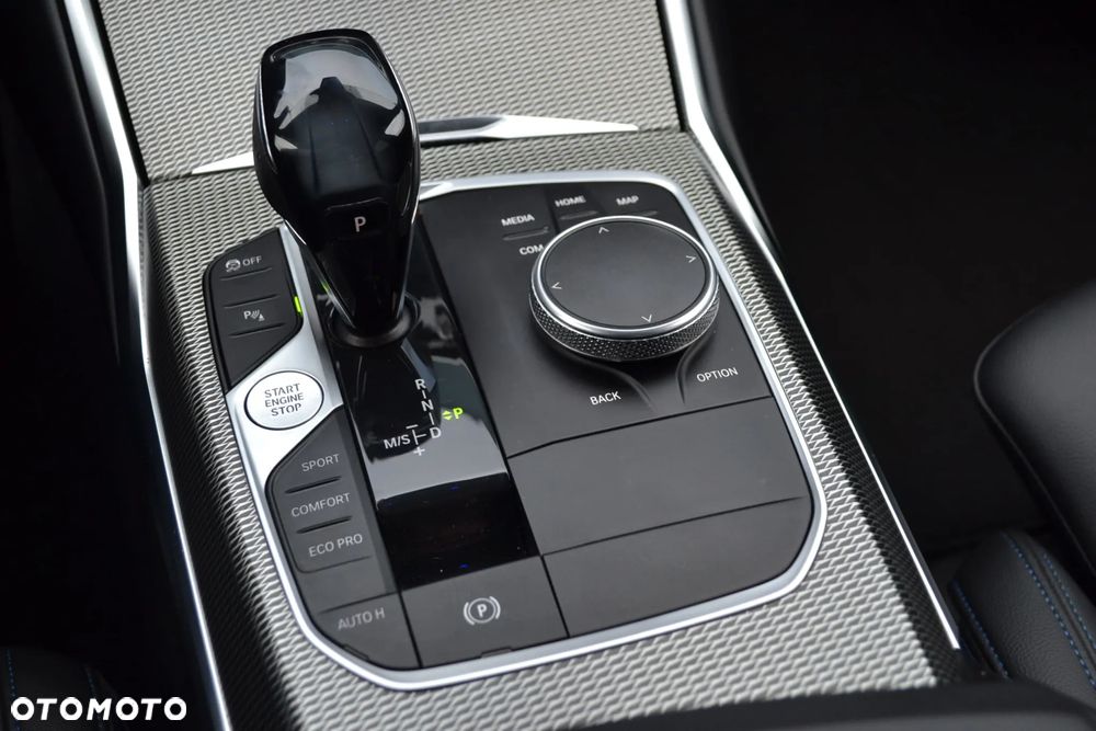 BMW Seria 3 318d Sport Line - 15