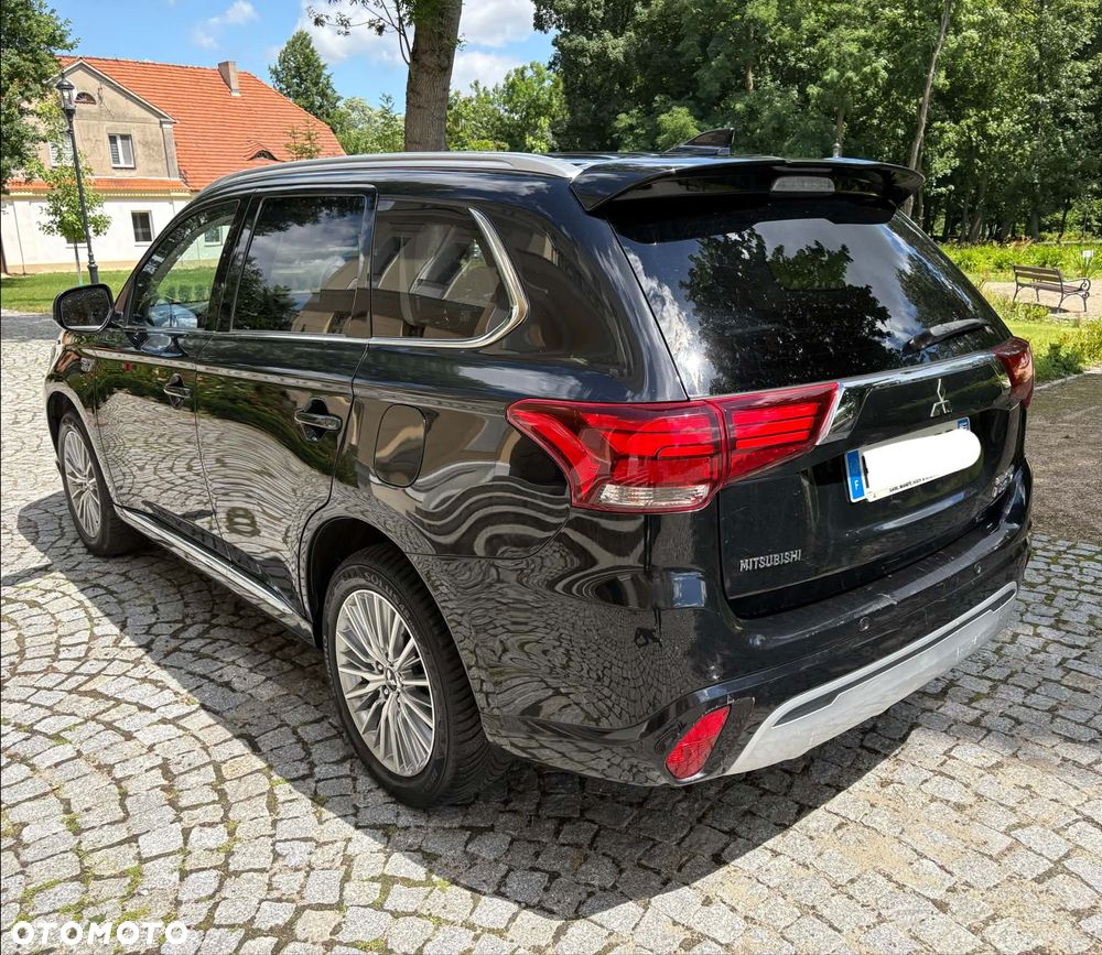 Mitsubishi Outlander - 5
