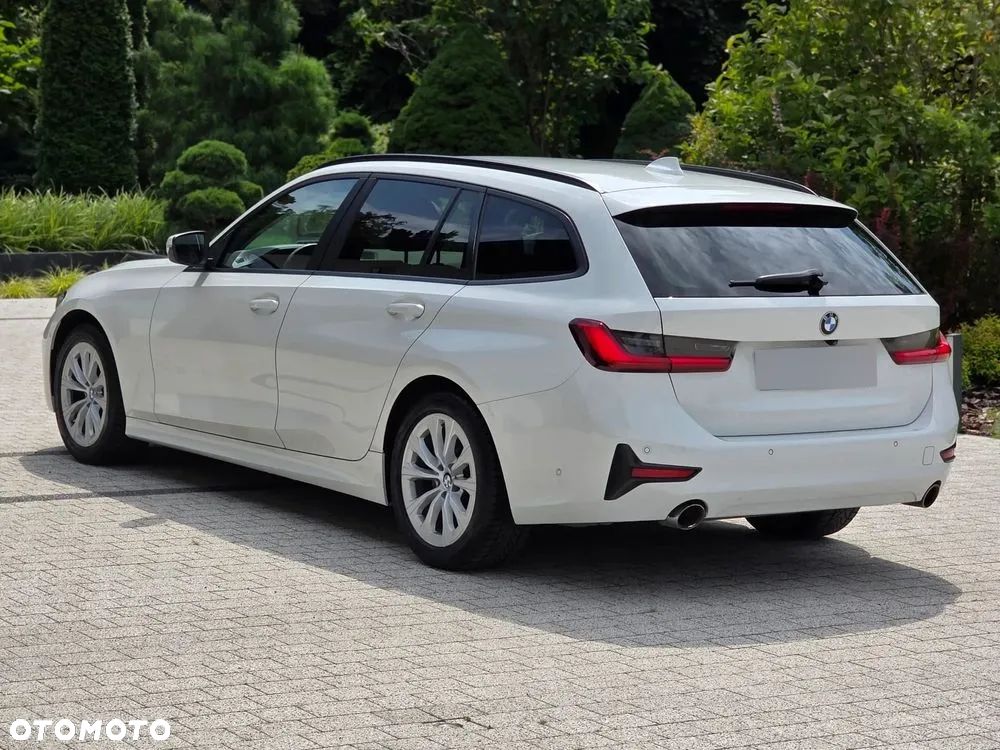 BMW Seria 3 318i M Sport sport - 9