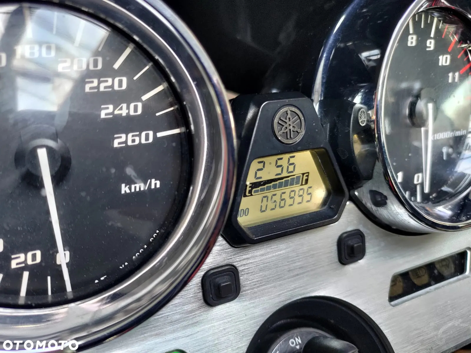 Yamaha XJR - 11