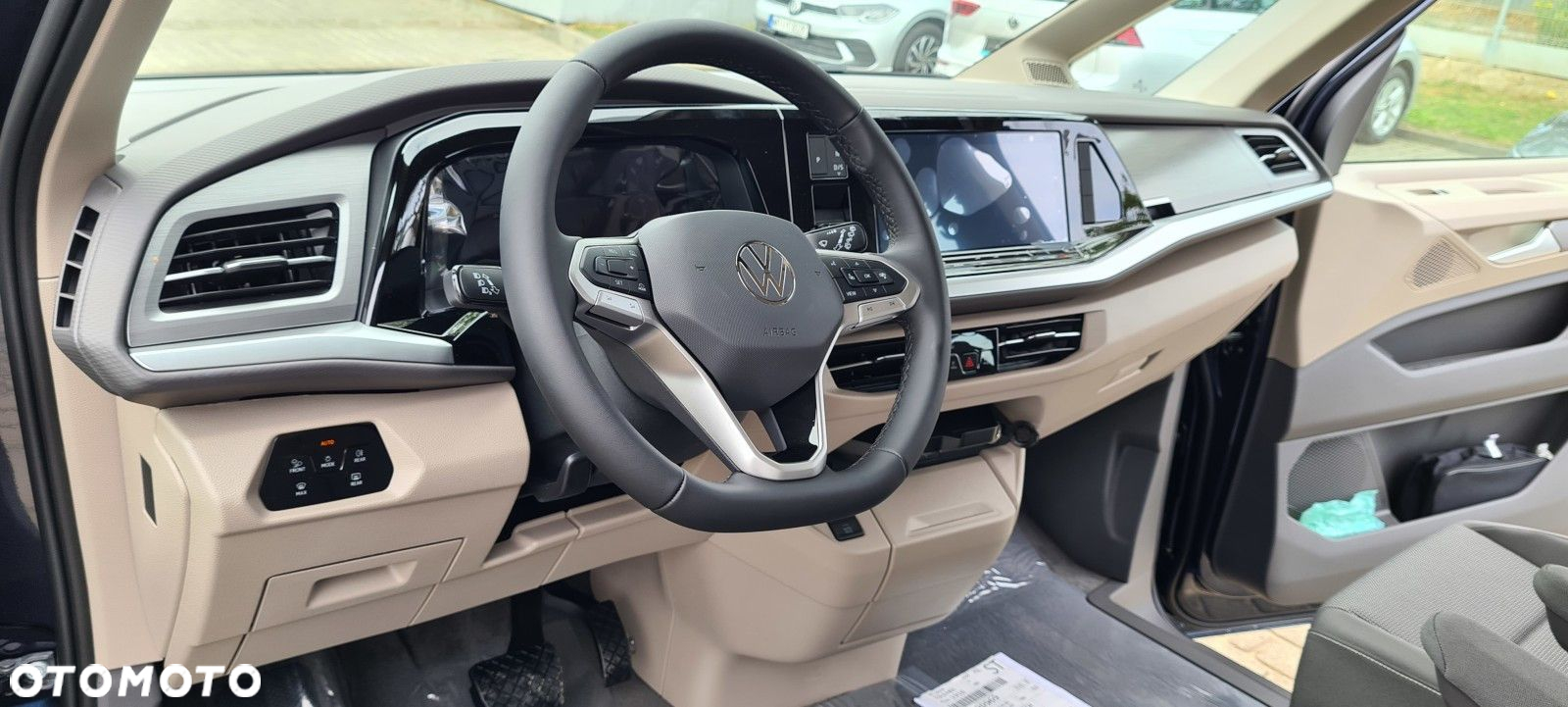 Volkswagen Multivan - 14