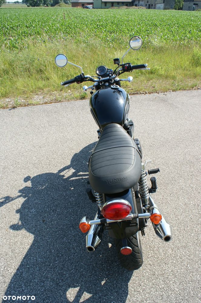 Triumph Bonneville - 9
