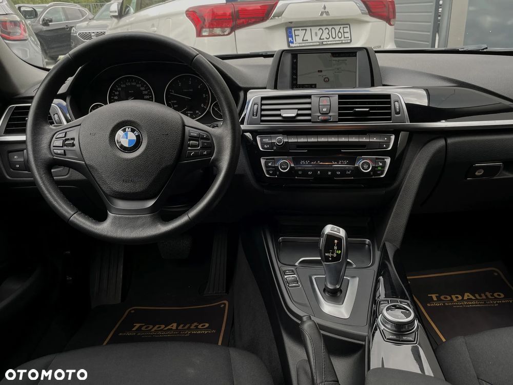 BMW Seria 3 320d Touring Advantage - 35