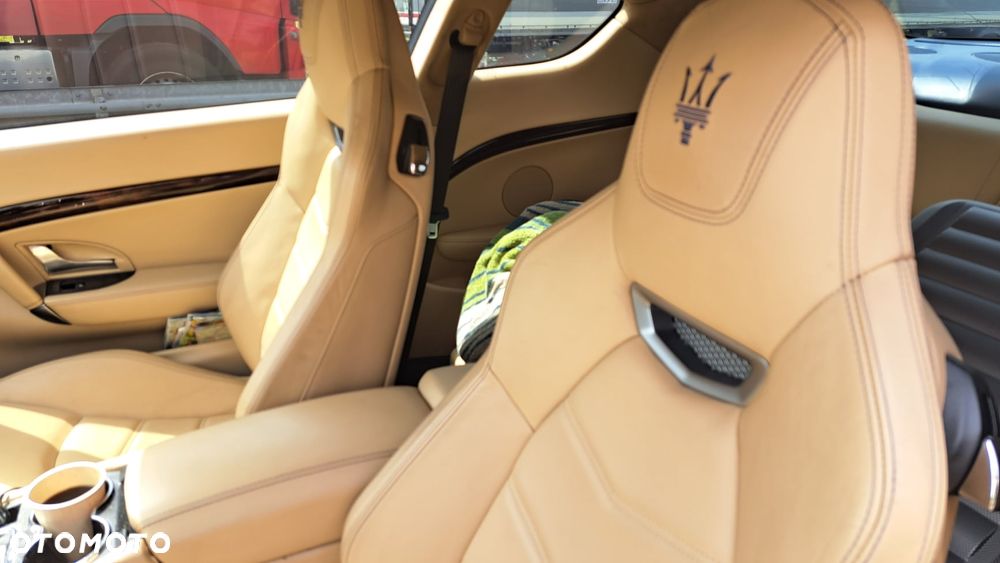 Bentley Flying Spur W12 - 37