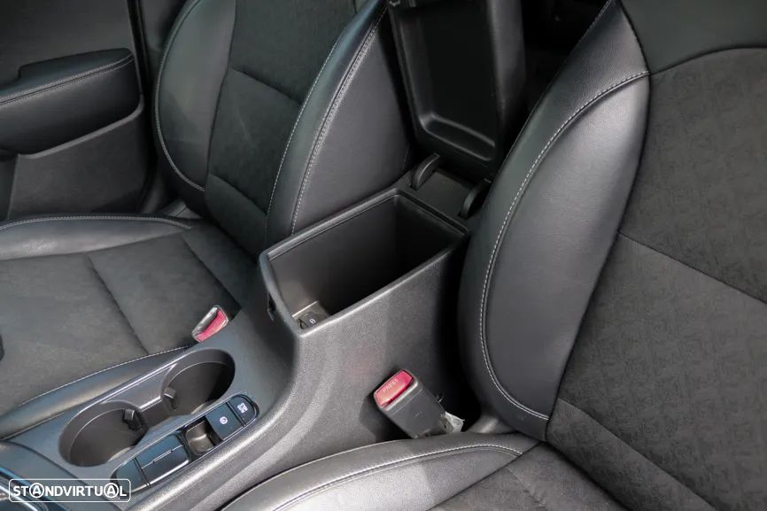 Kia Niro 1.6 GDi HEV Tech - 24