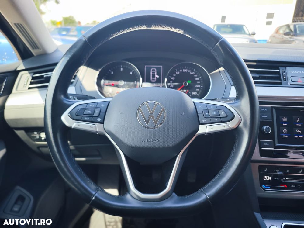 Volkswagen Passat 2.0 TDI DSG Comfortline - 23