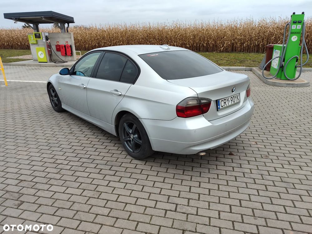 BMW Seria 3 318d - 3